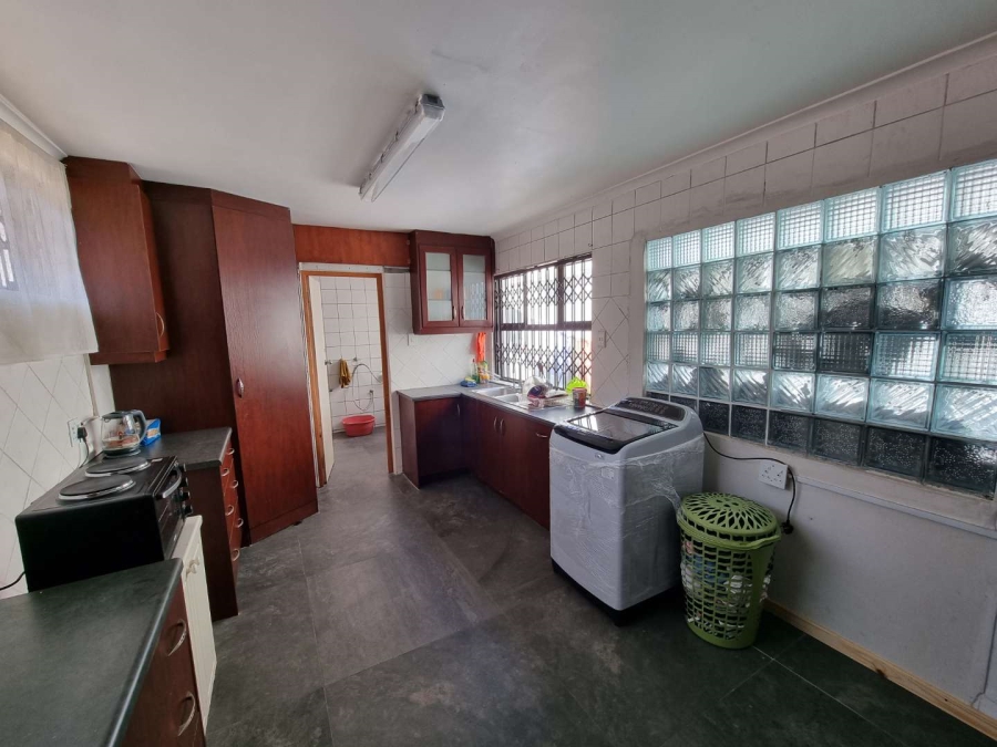 4 Bedroom Property for Sale in Zonnebloem Western Cape